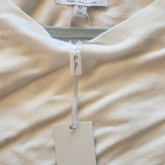 Embellished Heart cutouts Valentine's Sweater - Picture 5 of 6